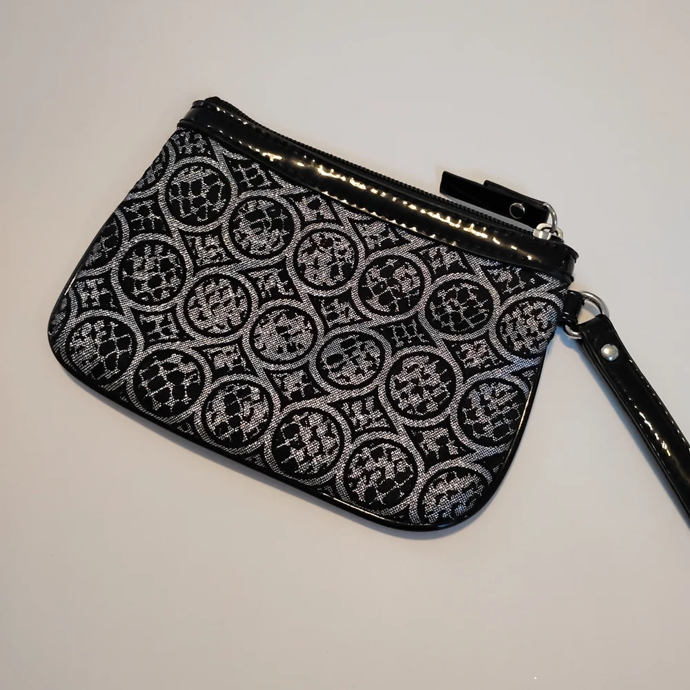 Y2k Revival Minimalist Maximalist Monochrome  Nine West Black & Silver Wristlet